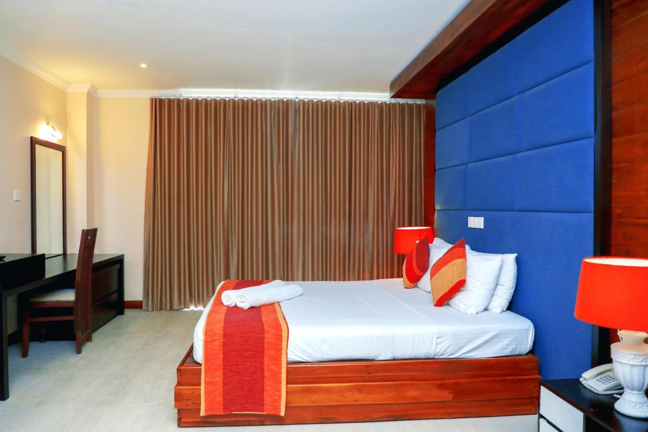 The Valampuri Hotel จาฟนา ภายนอก รูปภาพ