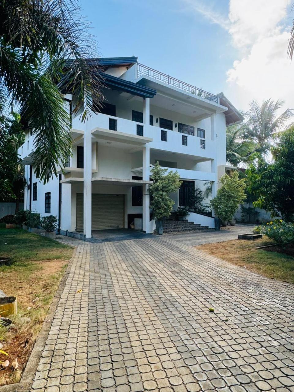 The Valampuri Hotel จาฟนา ภายนอก รูปภาพ