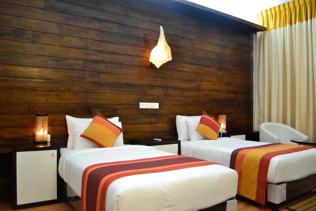 The Valampuri Hotel จาฟนา ภายนอก รูปภาพ