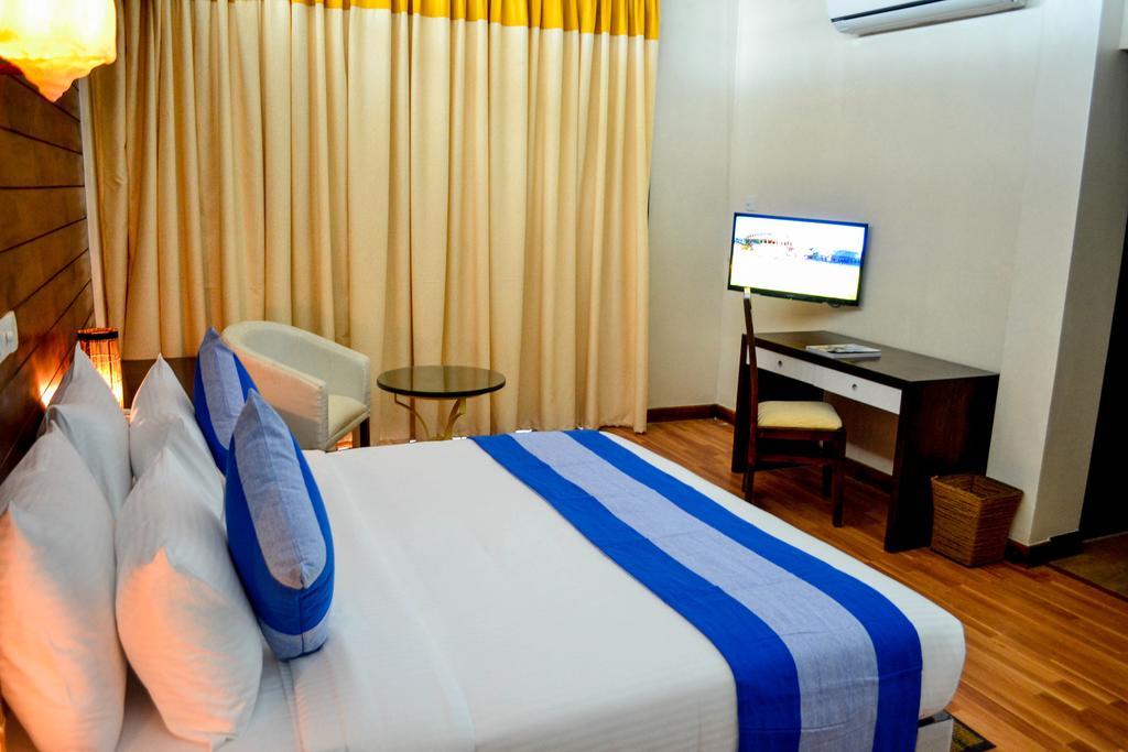 The Valampuri Hotel จาฟนา ภายนอก รูปภาพ