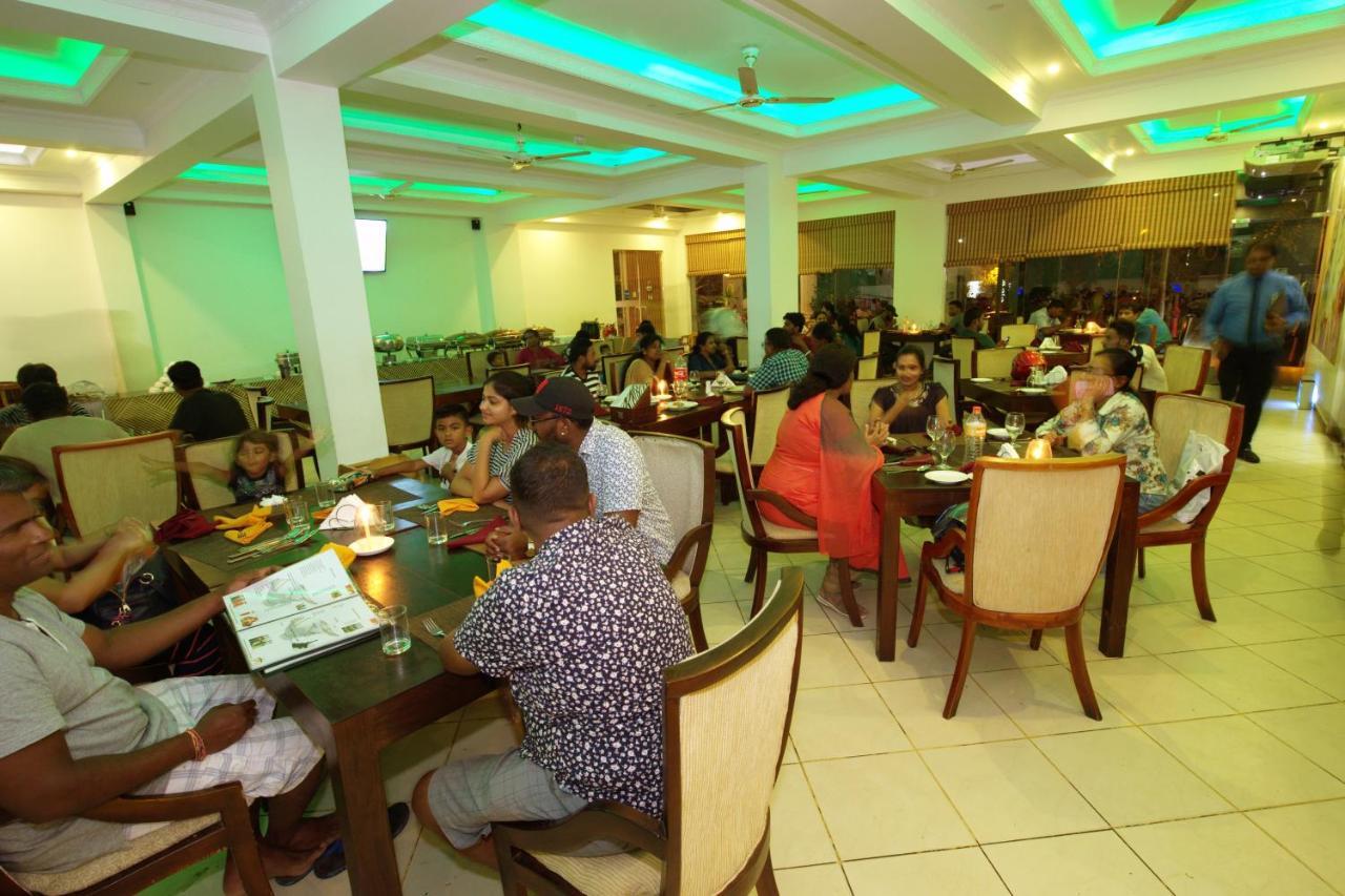 The Valampuri Hotel จาฟนา ภายนอก รูปภาพ
